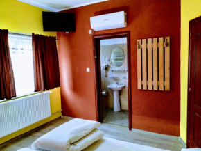 Отель Venesis House  Сигишоара